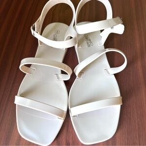 Abata Chic Cream Sandals